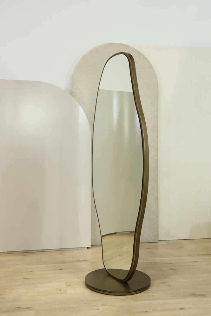 Dimitri Mirror